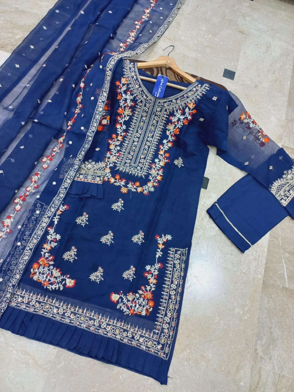 3Pcs Embroidered Handwork Suit
