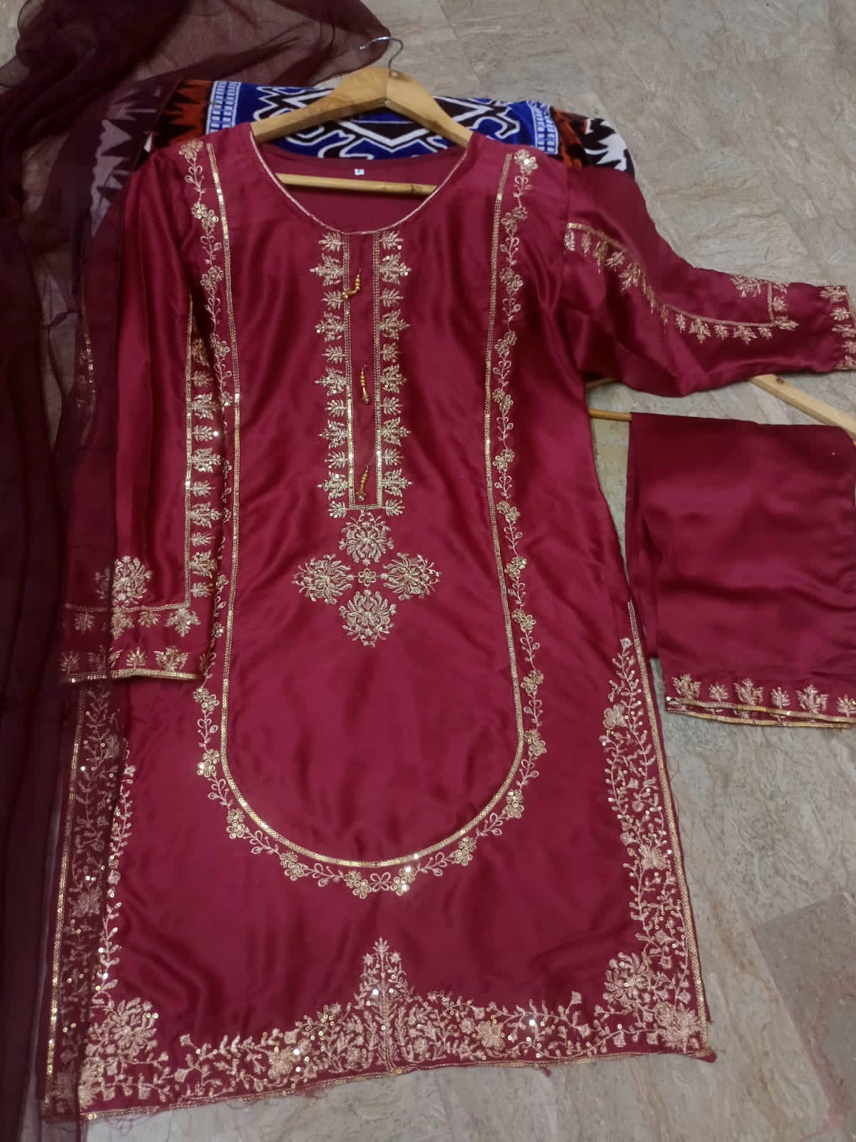 3Pcs Embroidered Suit