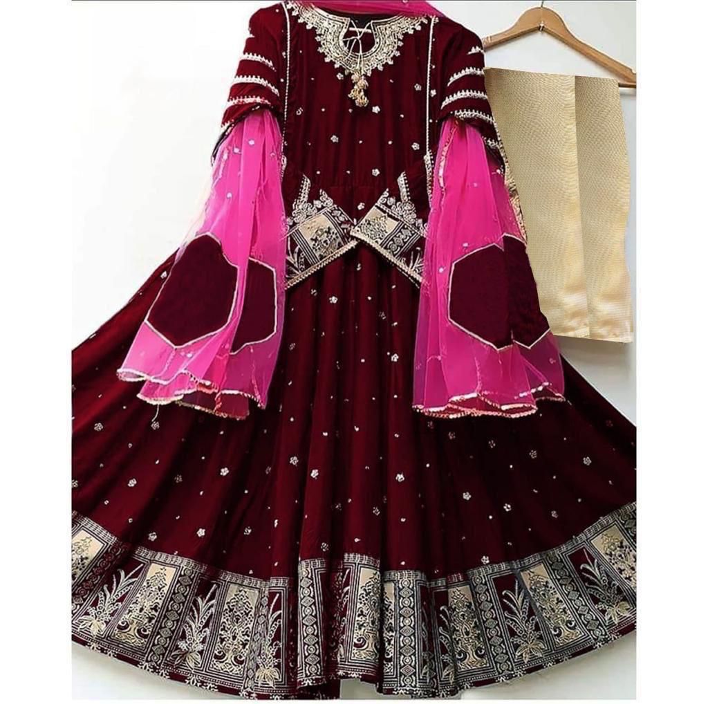 3Pcs Heavy Embroidered Suit