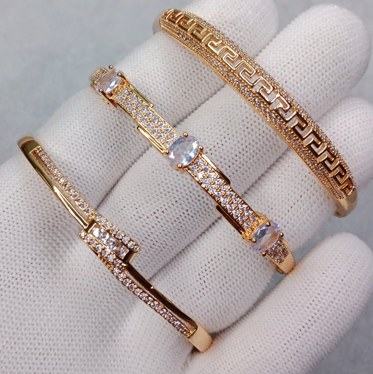 Zircon openable Bracelets