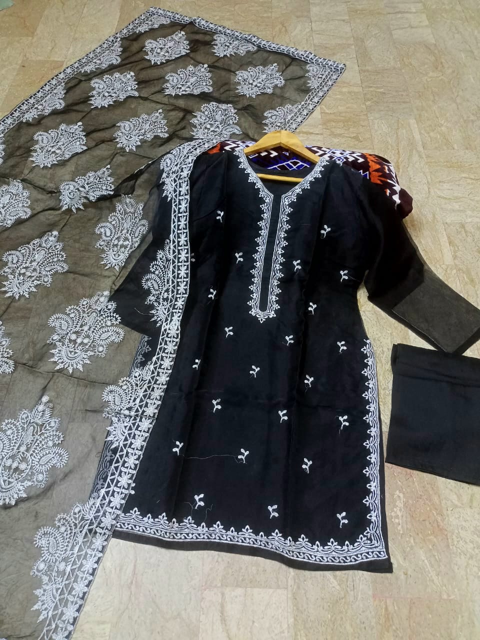3 PCs Embroidered Suit