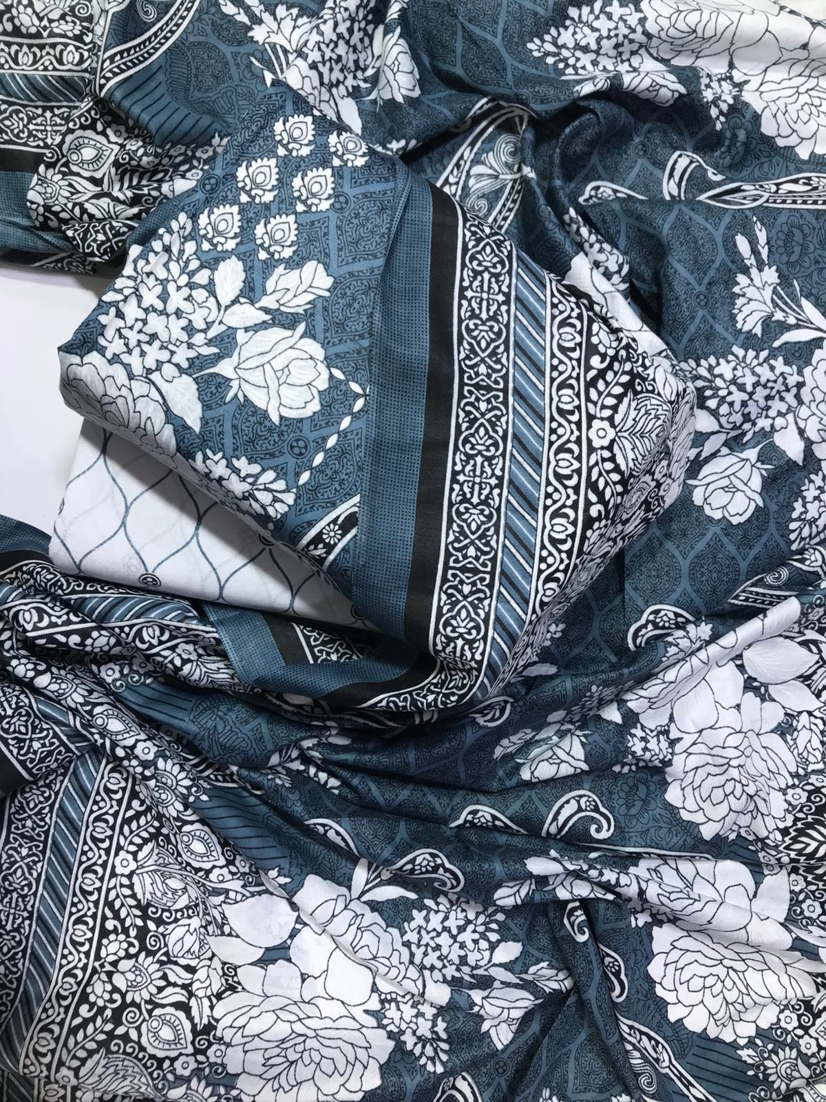 3 Piece Lawn Suit