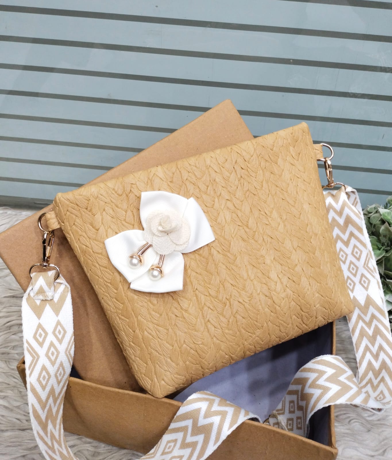 Hand Clutch-Crossbody