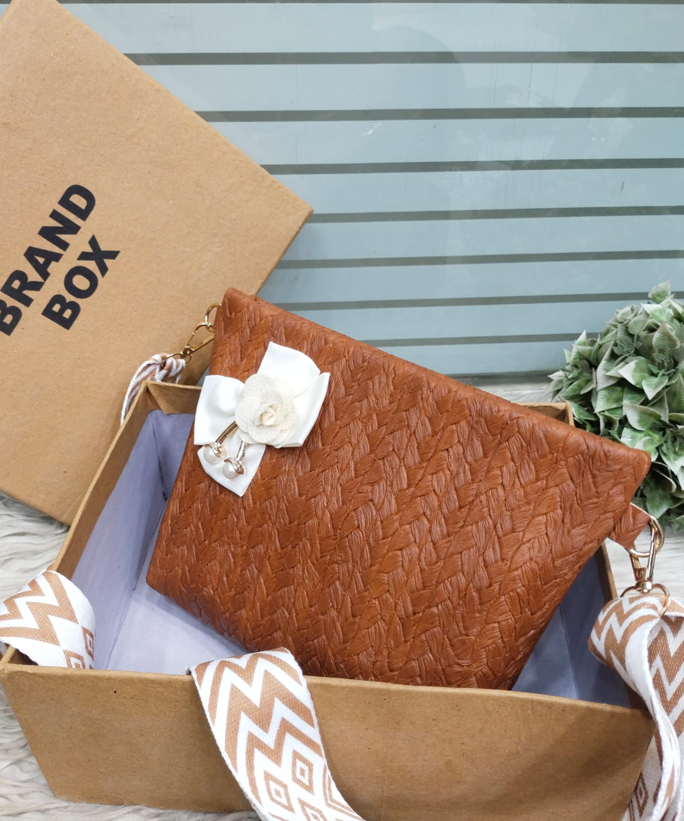 Hand Clutch-Crossbody
