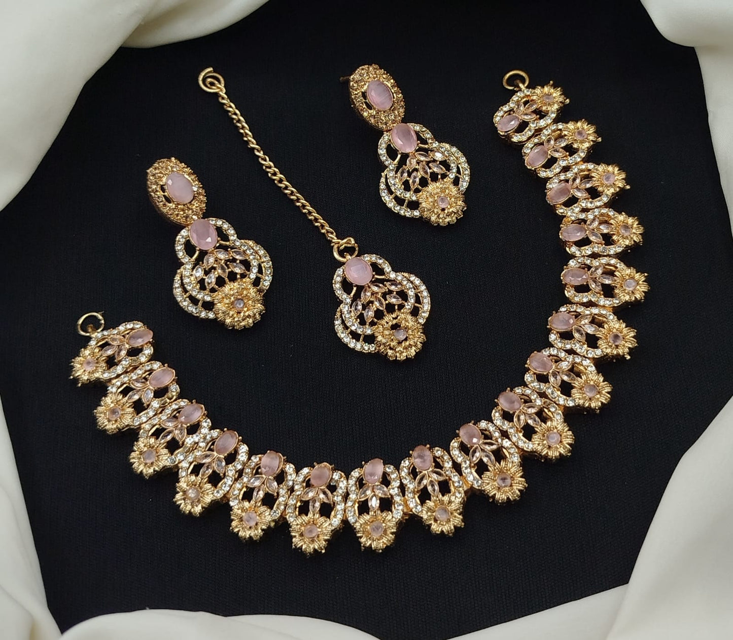 Stylish Necklace Set