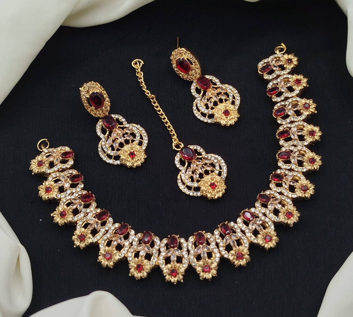 Stylish Necklace Set