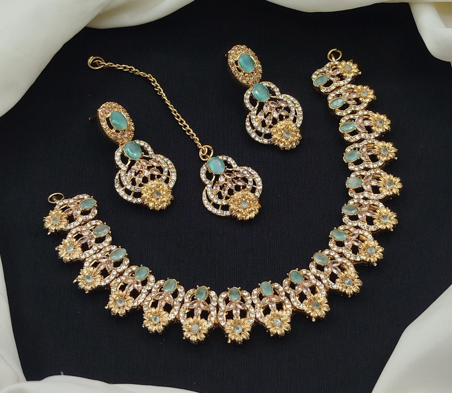 Stylish Necklace Set