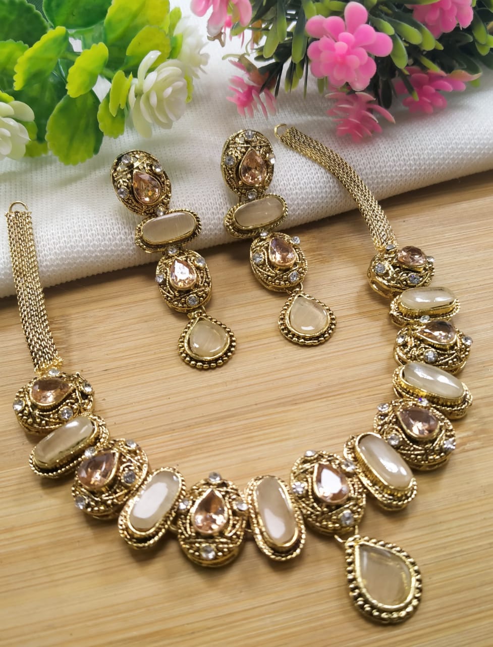 Choker Necklace