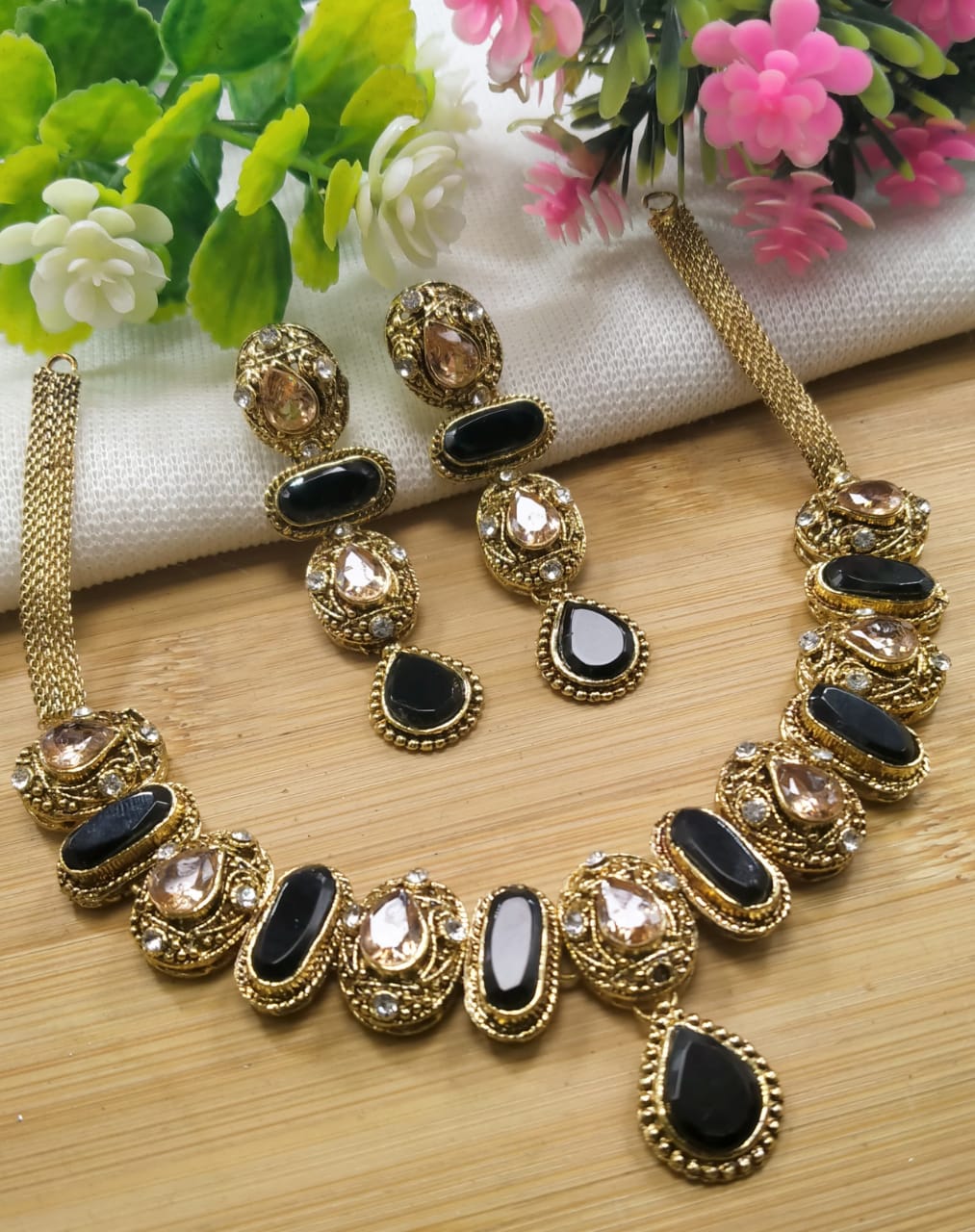 Choker Necklace