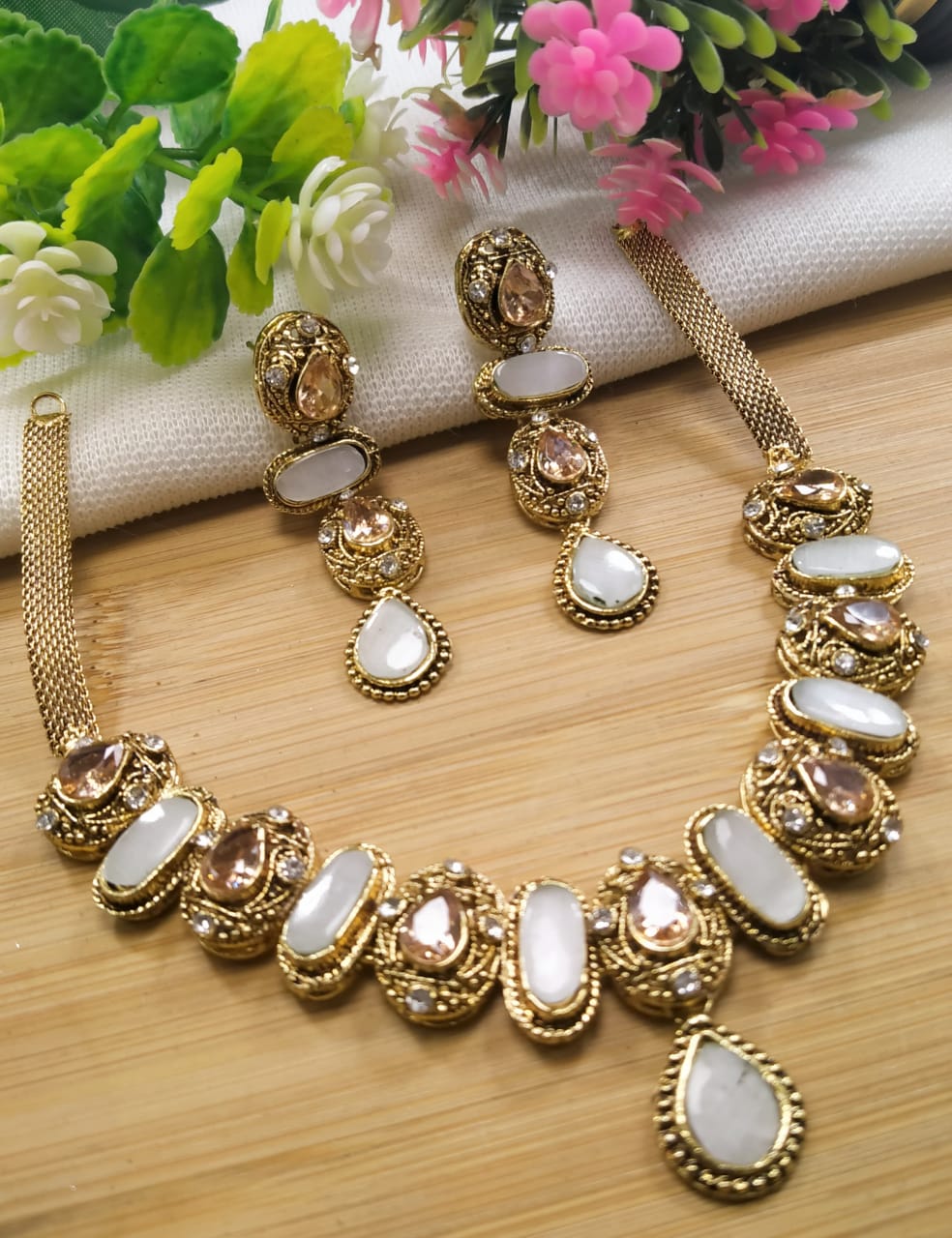 Choker Necklace