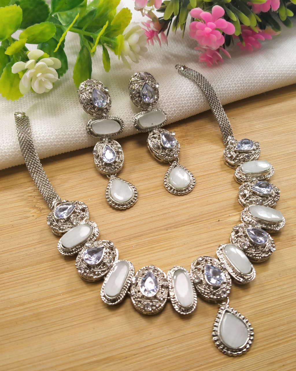 Choker Necklace