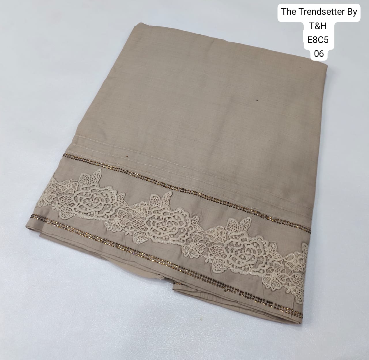 EMBROIDERY CHADDAR