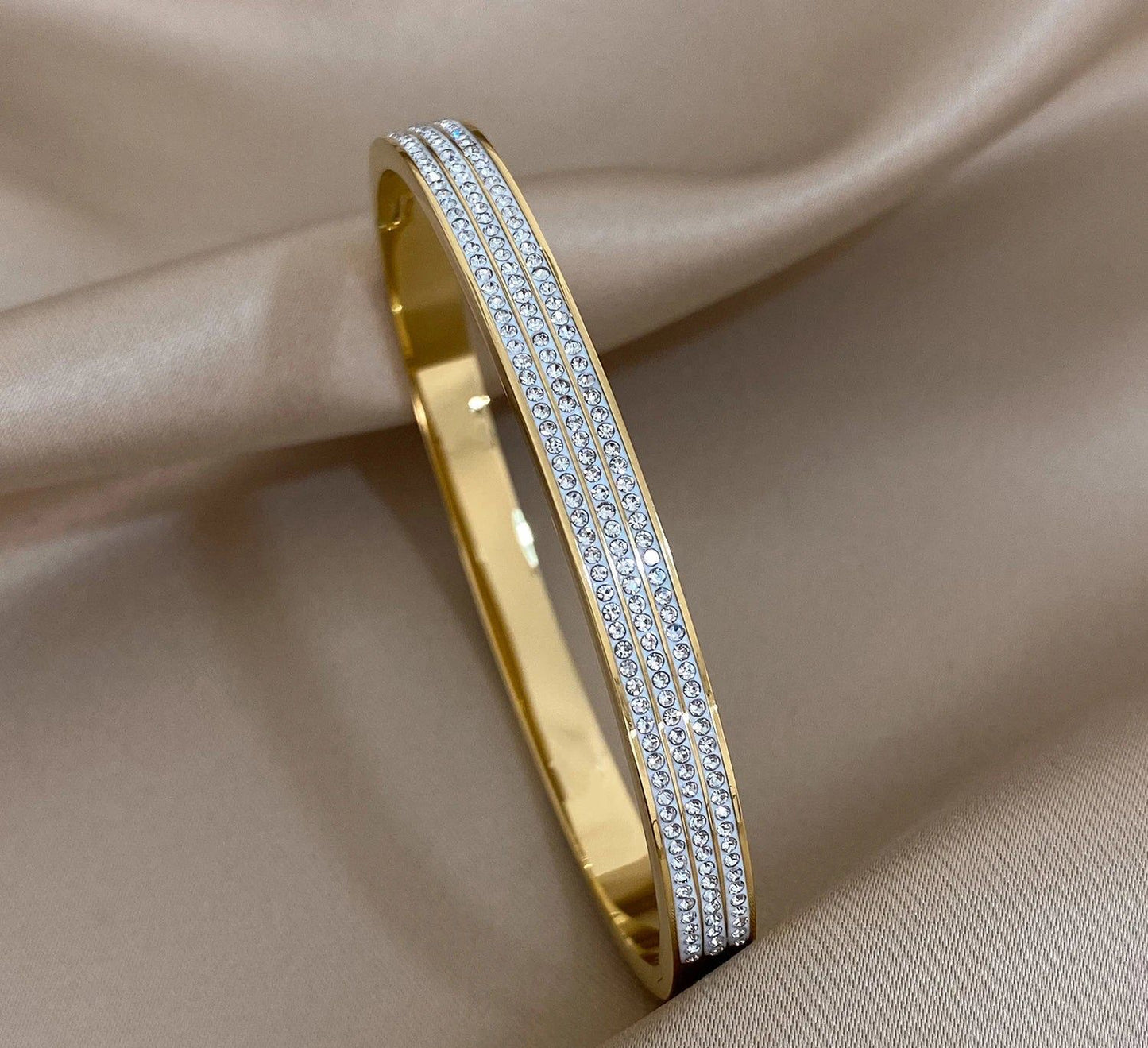 3 Lines Zircon Handcuff