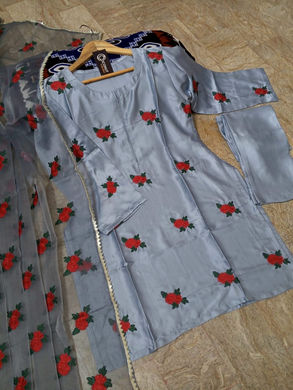 3PCs  Embroidery Suit