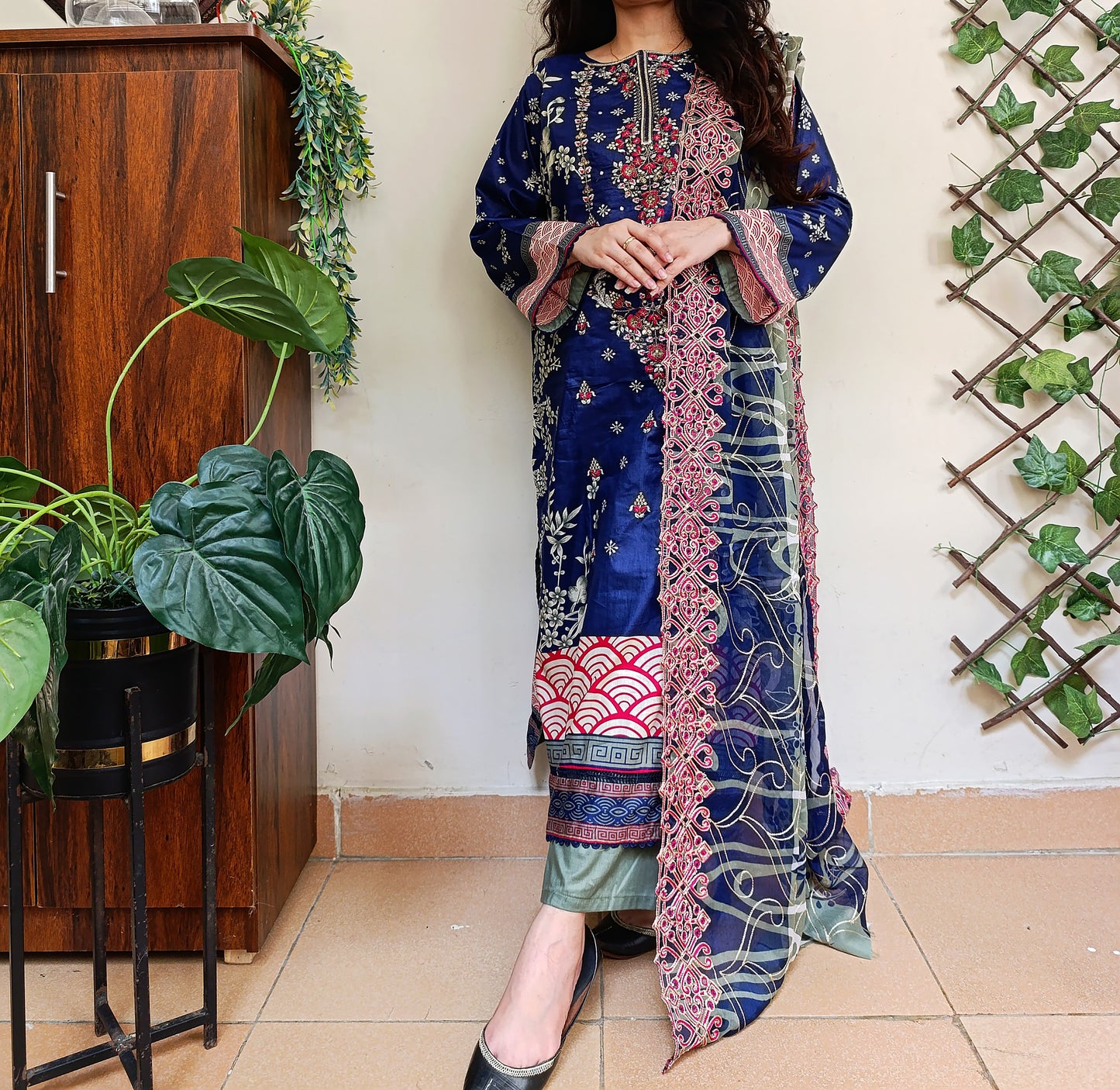 3 Pcs Cut Work Suit