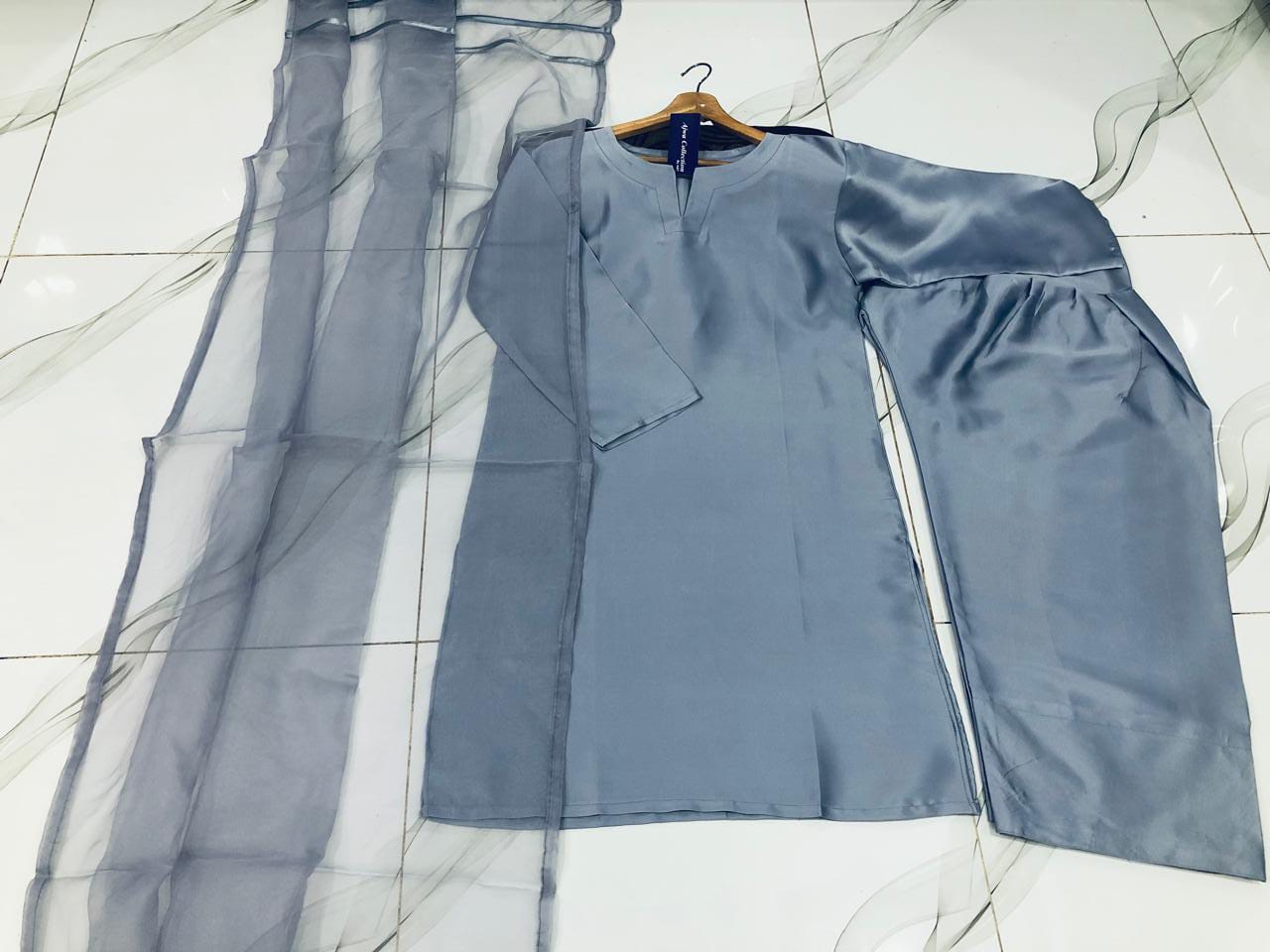 3Pcs Farshi Shalwar Suit