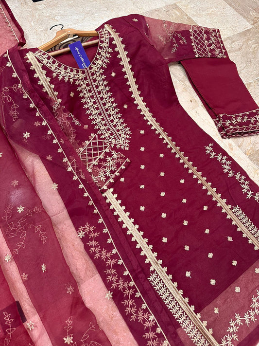 3Pcs Heavy Embroidered Suit