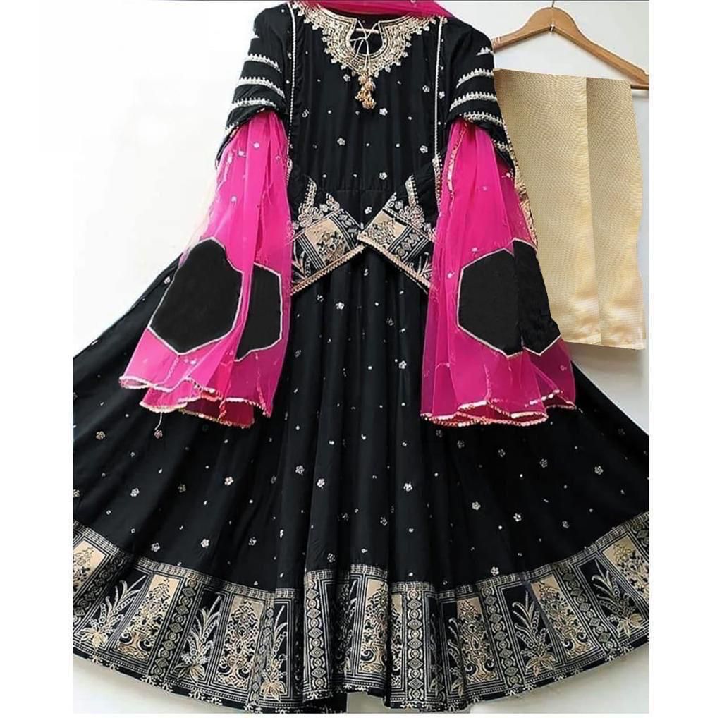 3Pcs Heavy Embroidered Suit