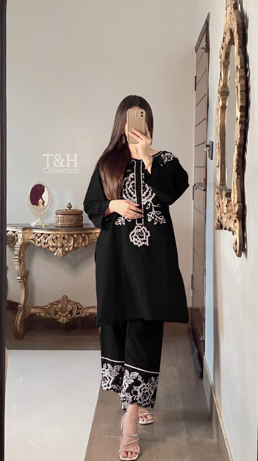 2 Pcs Embriodered Suit