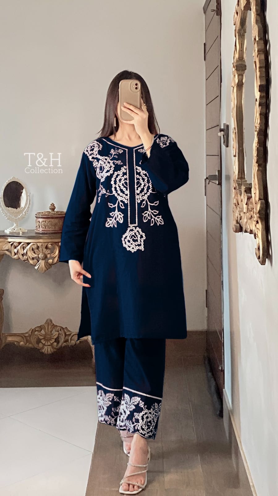 2 Pcs Embriodered Suit