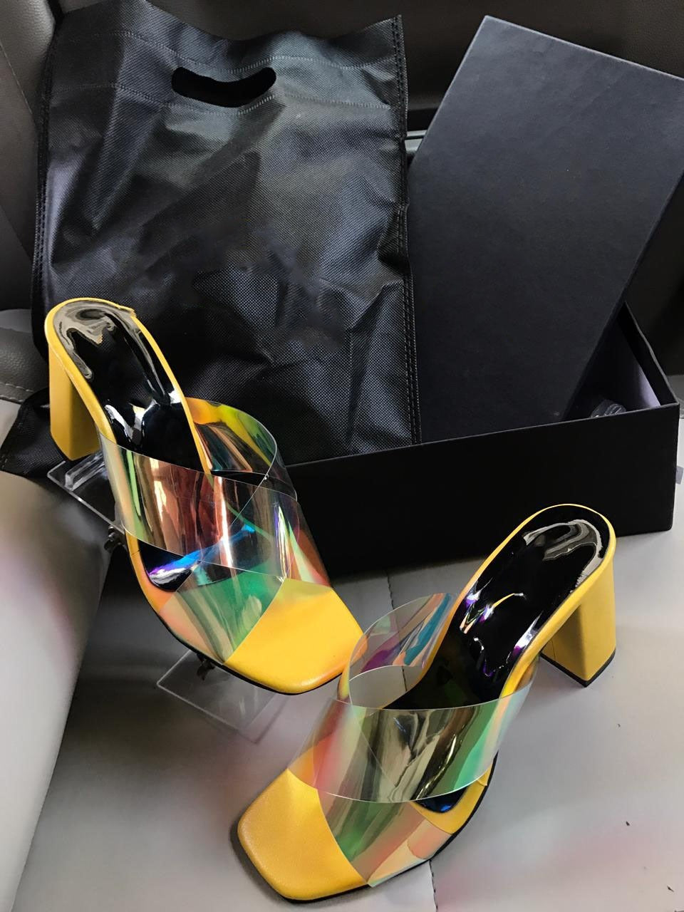 Holographic Heel
