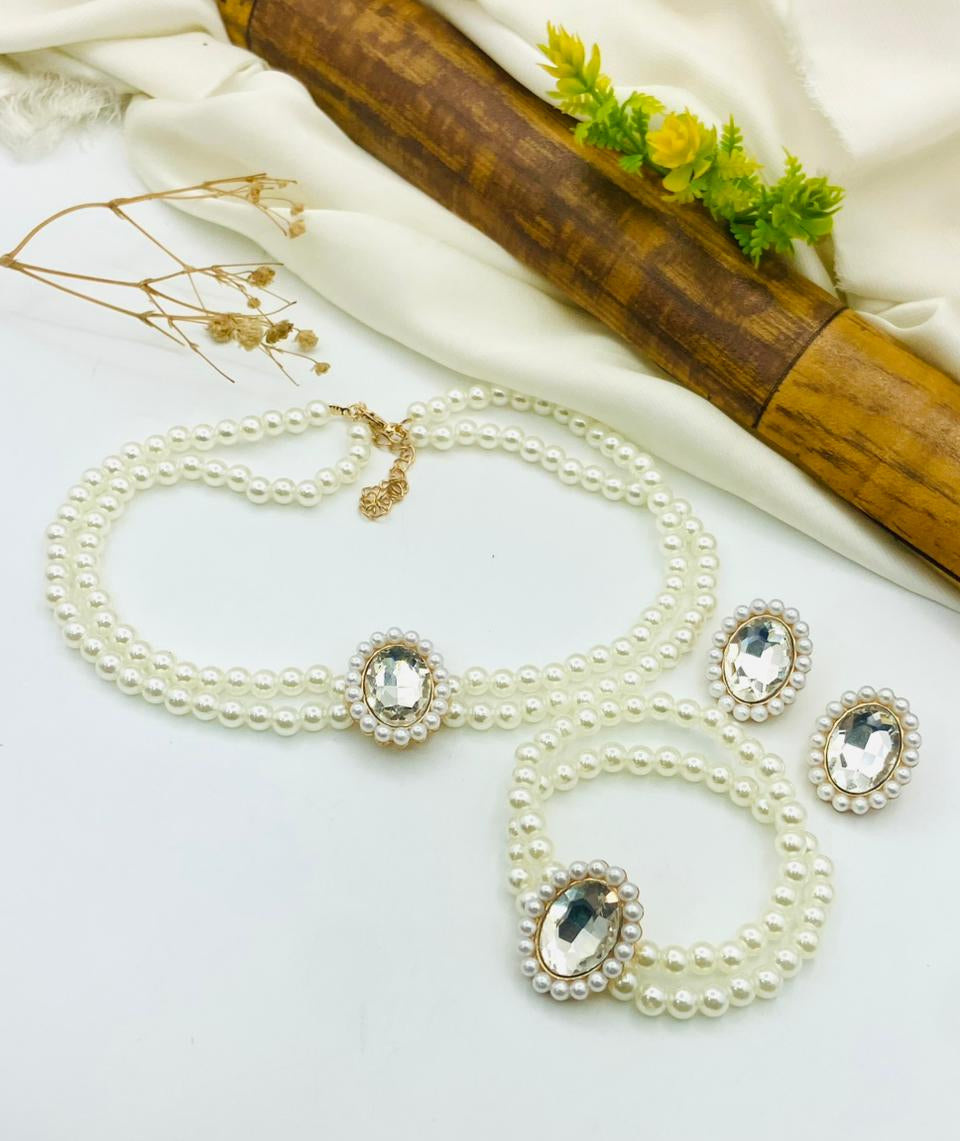 Pearls Mala Locket Set