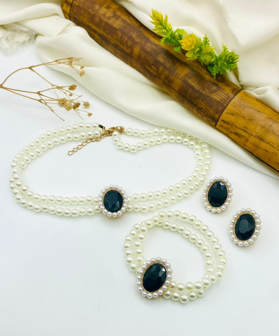 Pearls Mala Locket Set