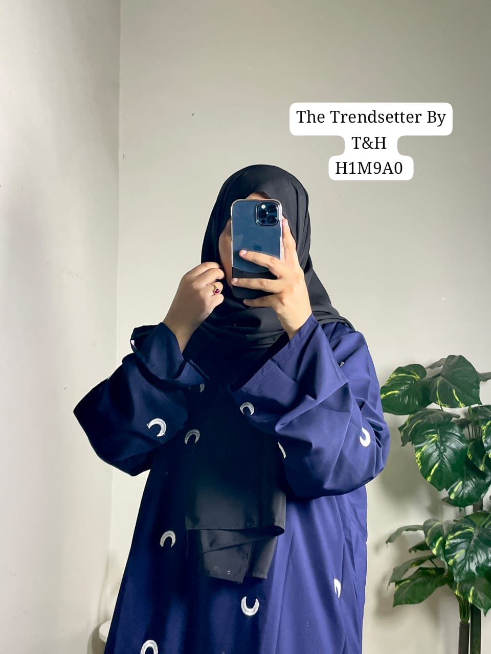 Moon Embroidered Abaya
