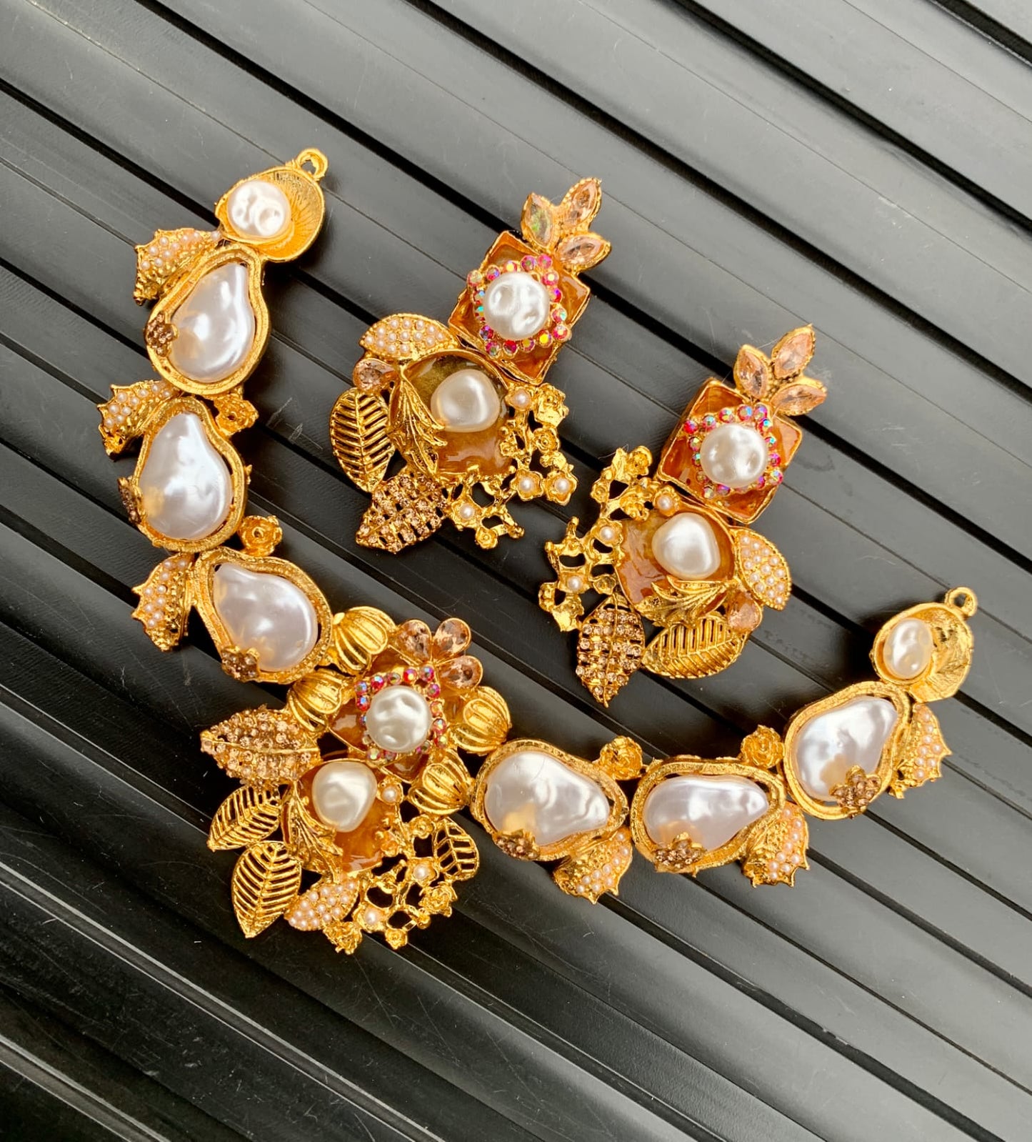 Mop Necklace Set