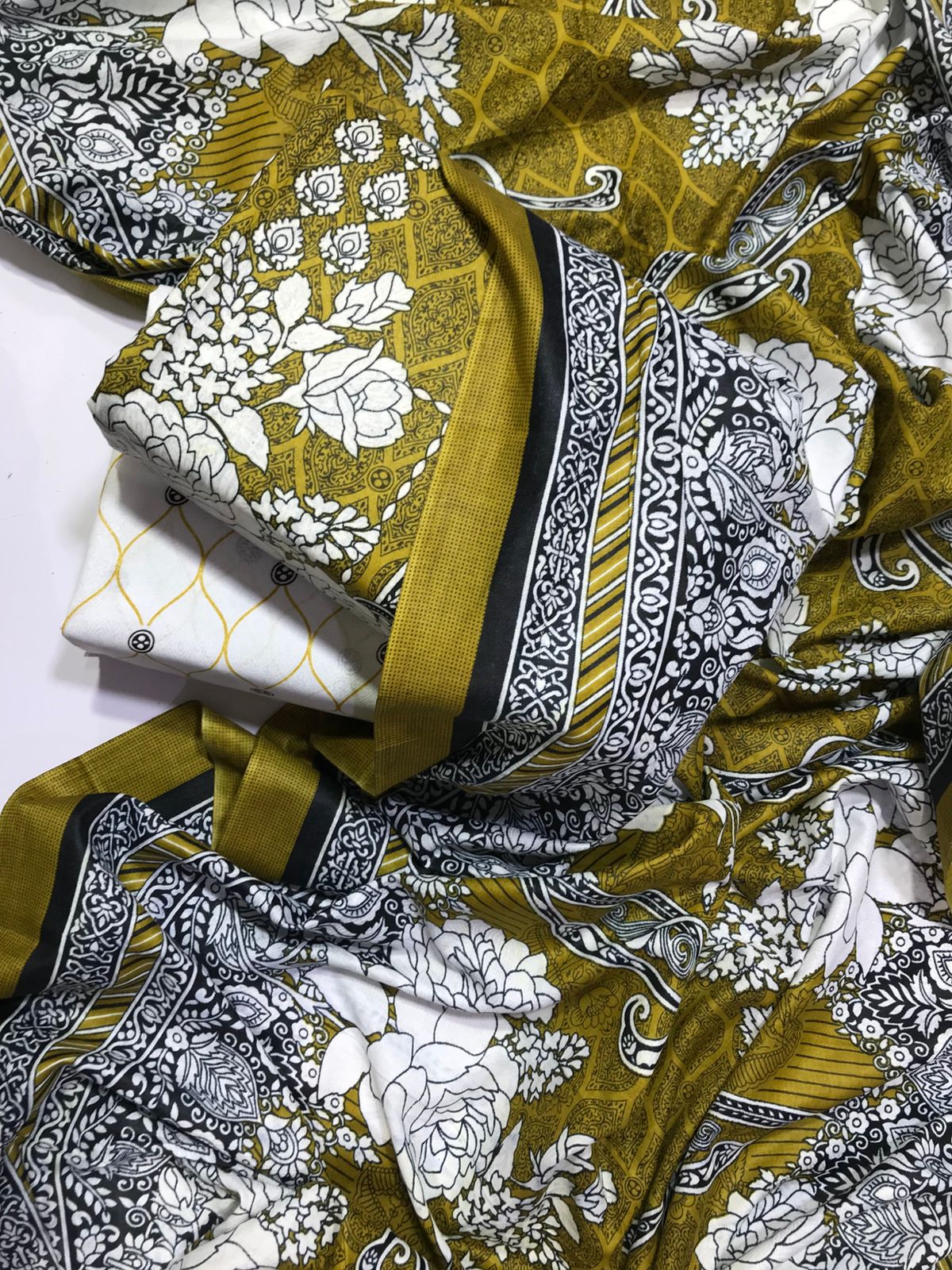 3 Piece Lawn Suit