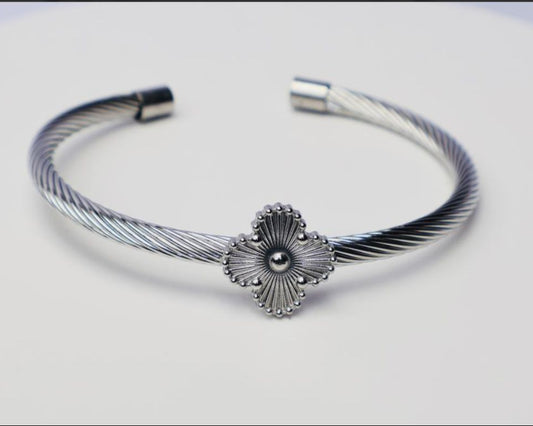Silver Handuff