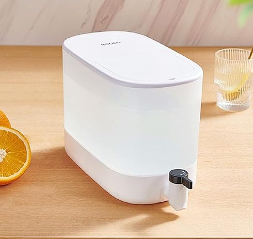 Water Container with Faucet