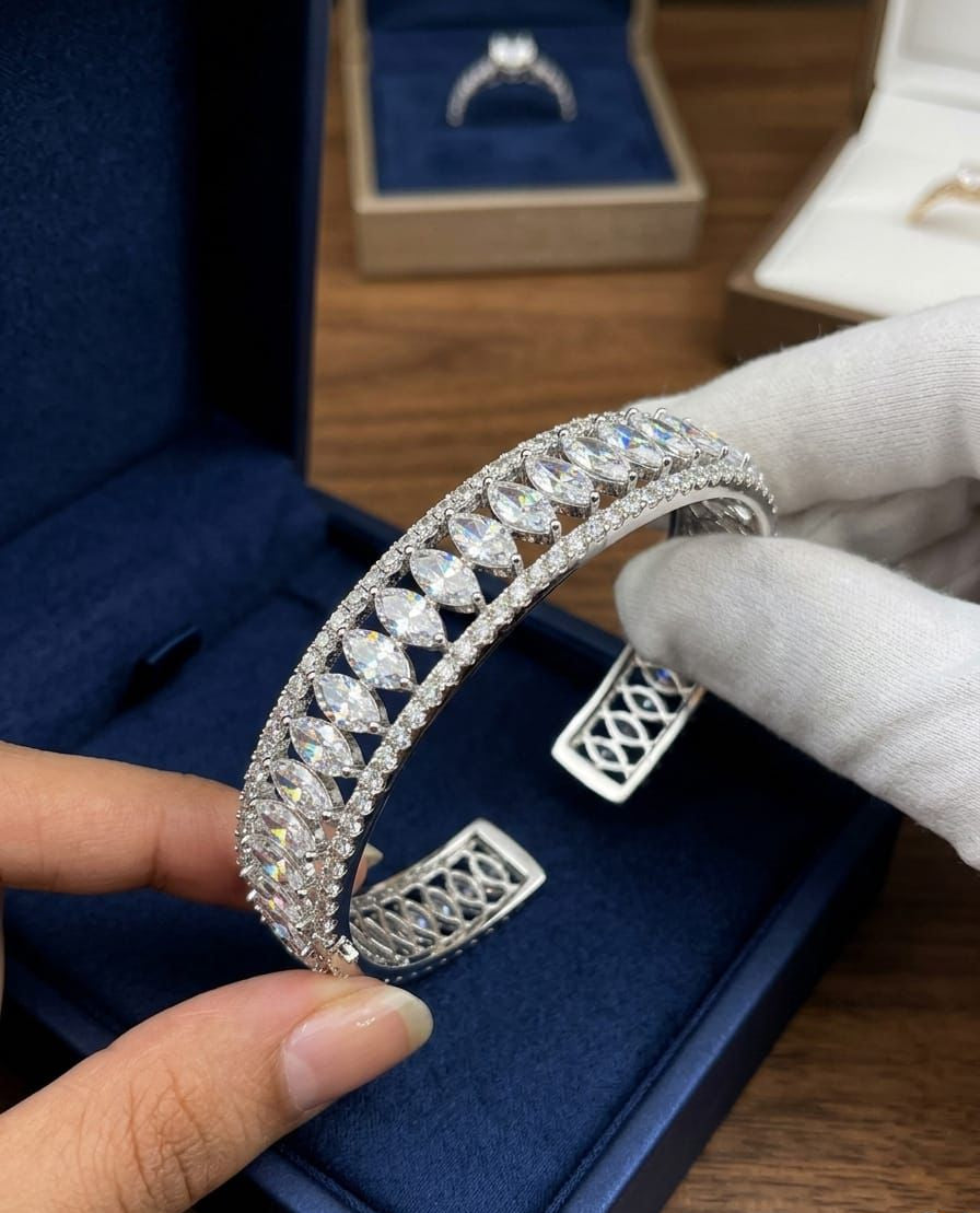 Zircon Handcuff